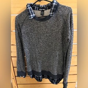 Planet Gold Women’s collared long sleeve black sweater top size Large.